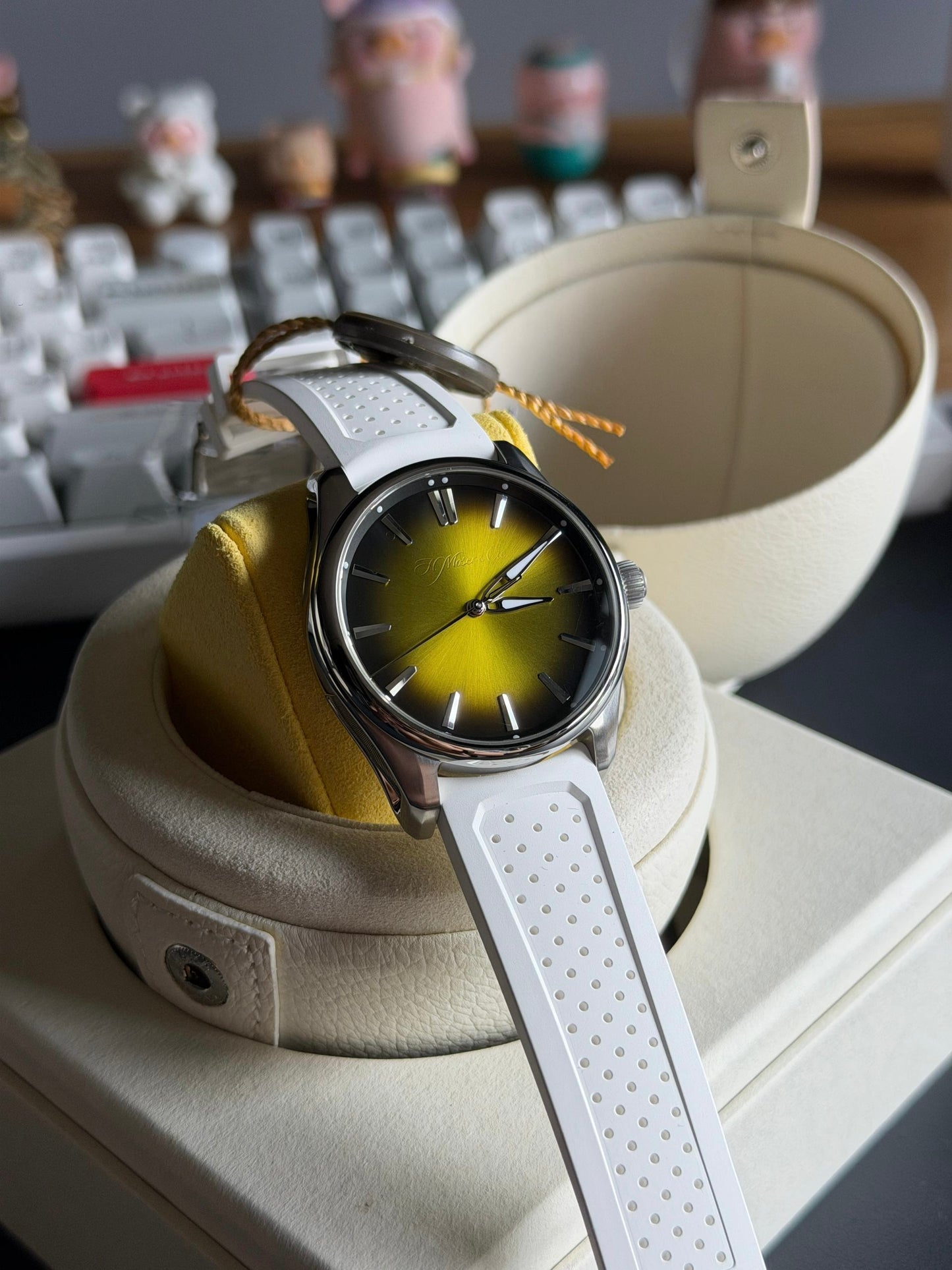 H. Moser & Cie. Pioneer Centre Seconds “Sunny-Side Up” Ref. 3201-1200 Year 2026 New