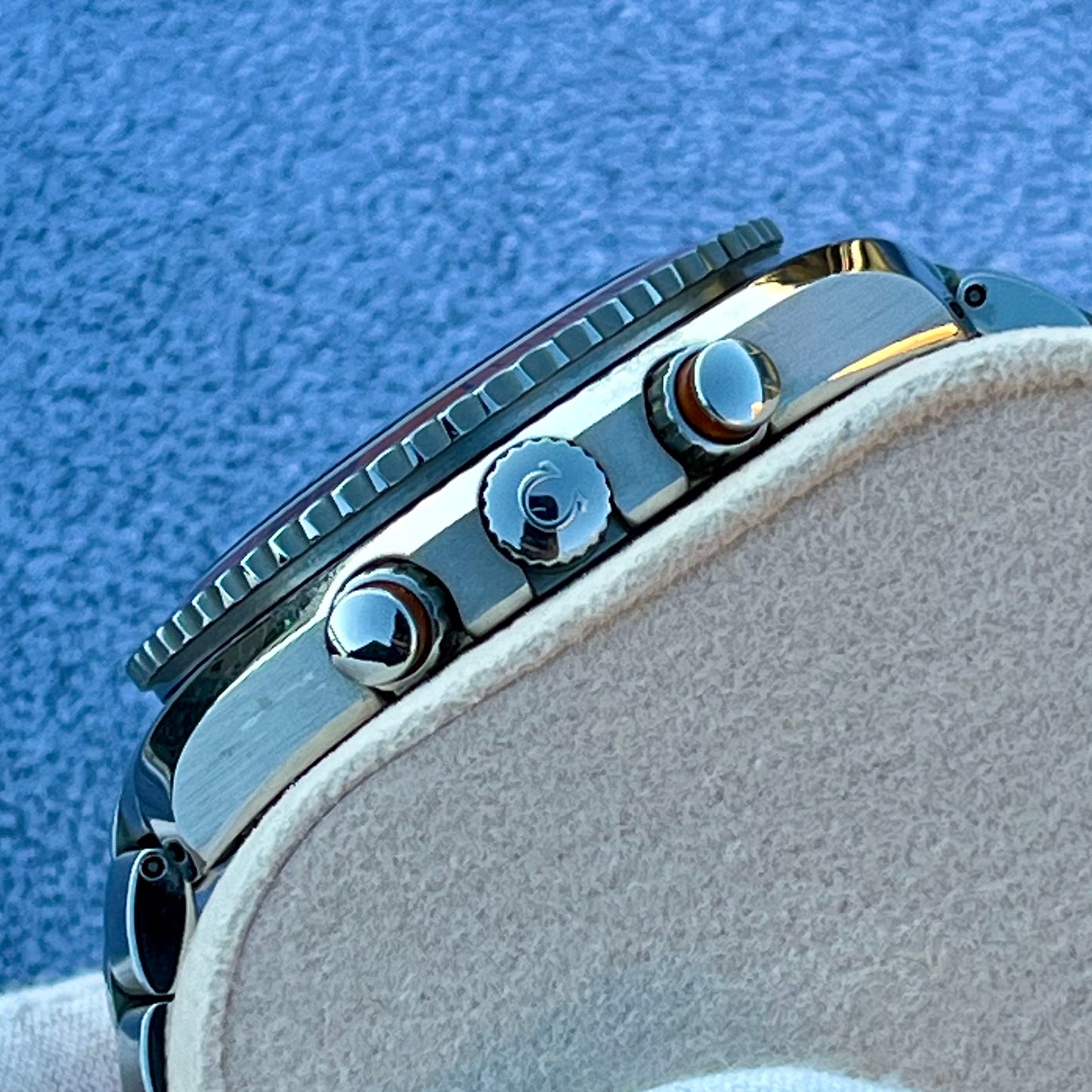 SOLD / ON REQUEST Omega Seamaster Planet Ocean 2218.50.00