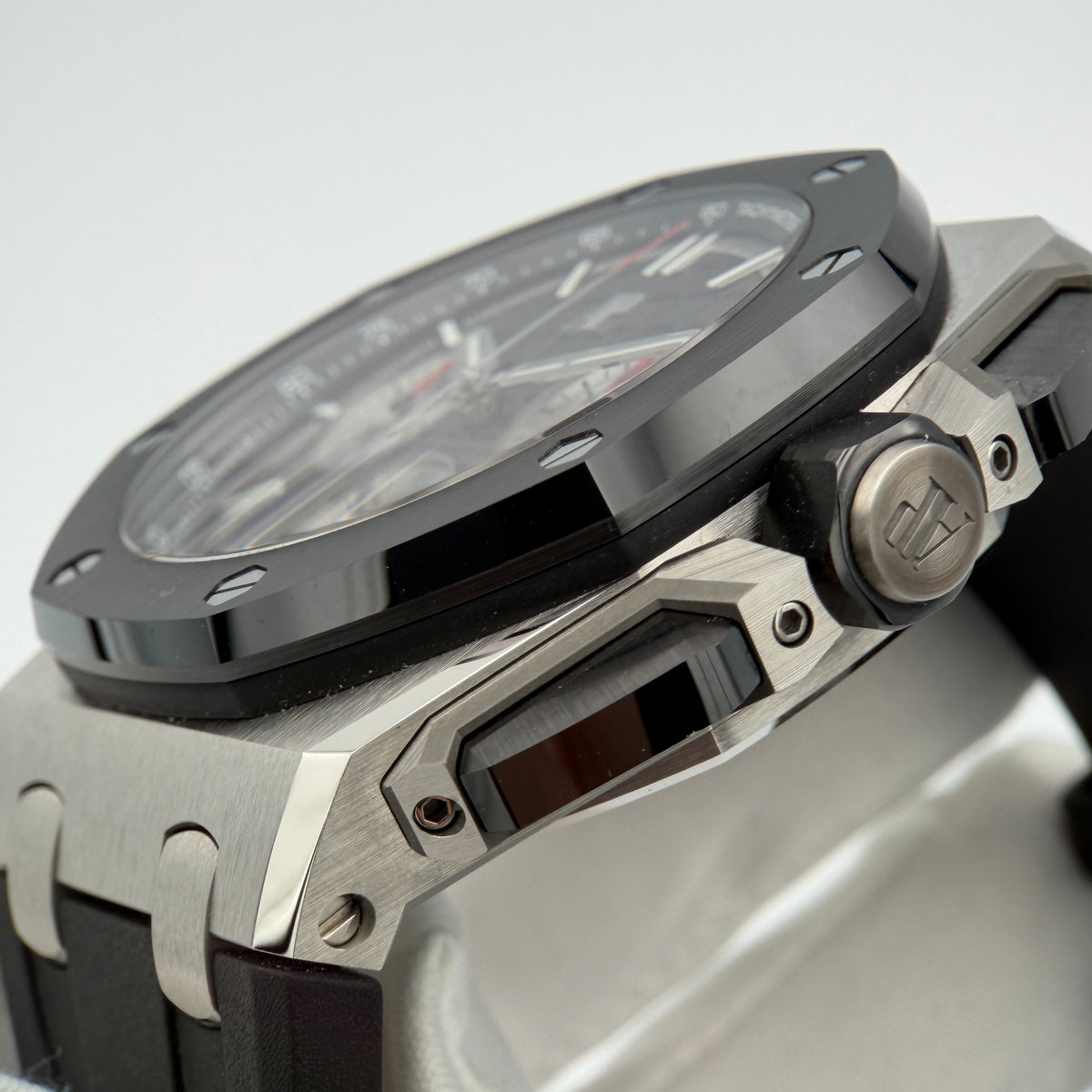 SOLD / ON REQUEST Audemars Piguet Royal Oak Offshore Chronograph 26420SO.OO.A002CA.01 | 43mm 2023 Box & Papers