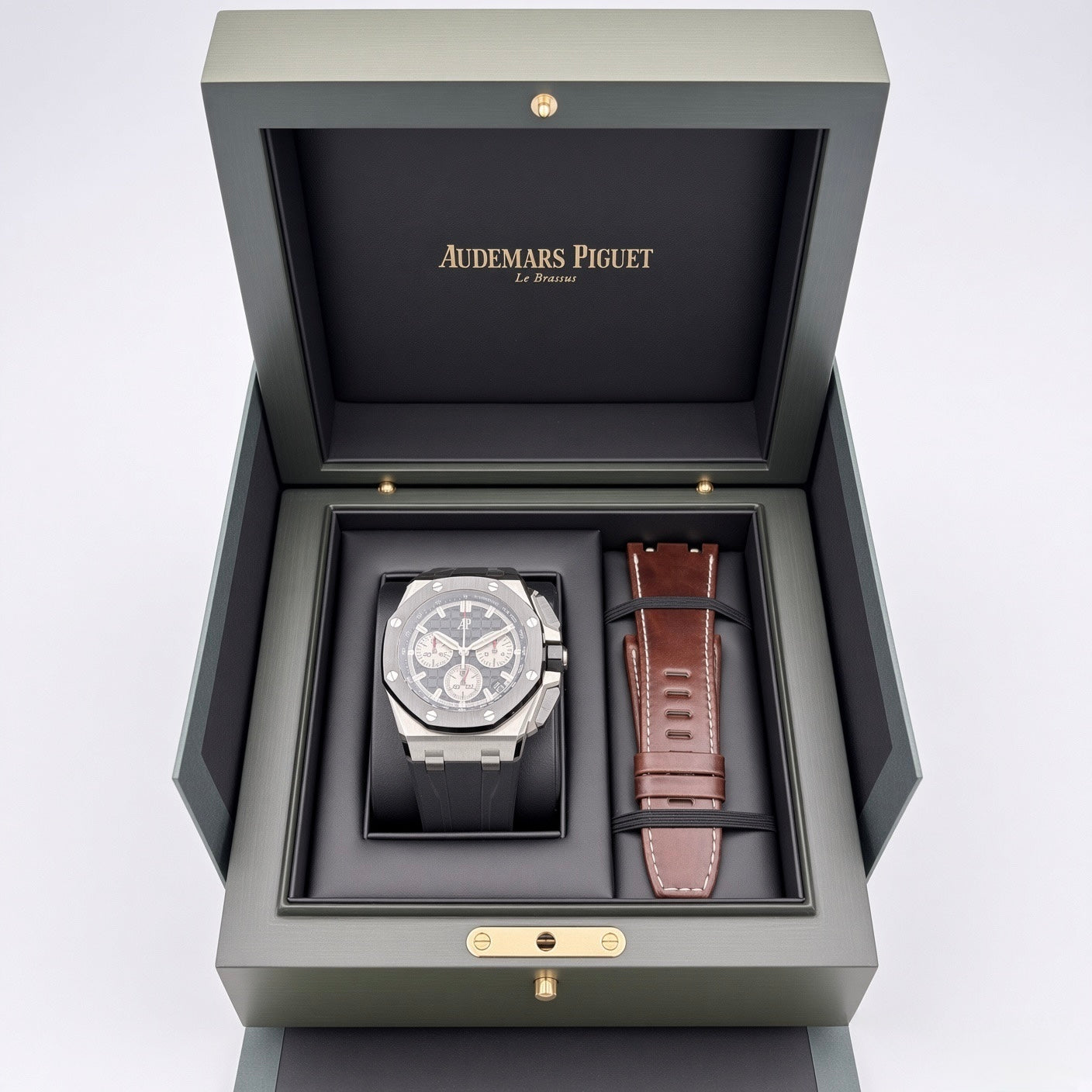 SOLD / ON REQUEST Audemars Piguet Royal Oak Offshore Chronograph 26420SO.OO.A002CA.01 | 43mm 2023 Box & Papers