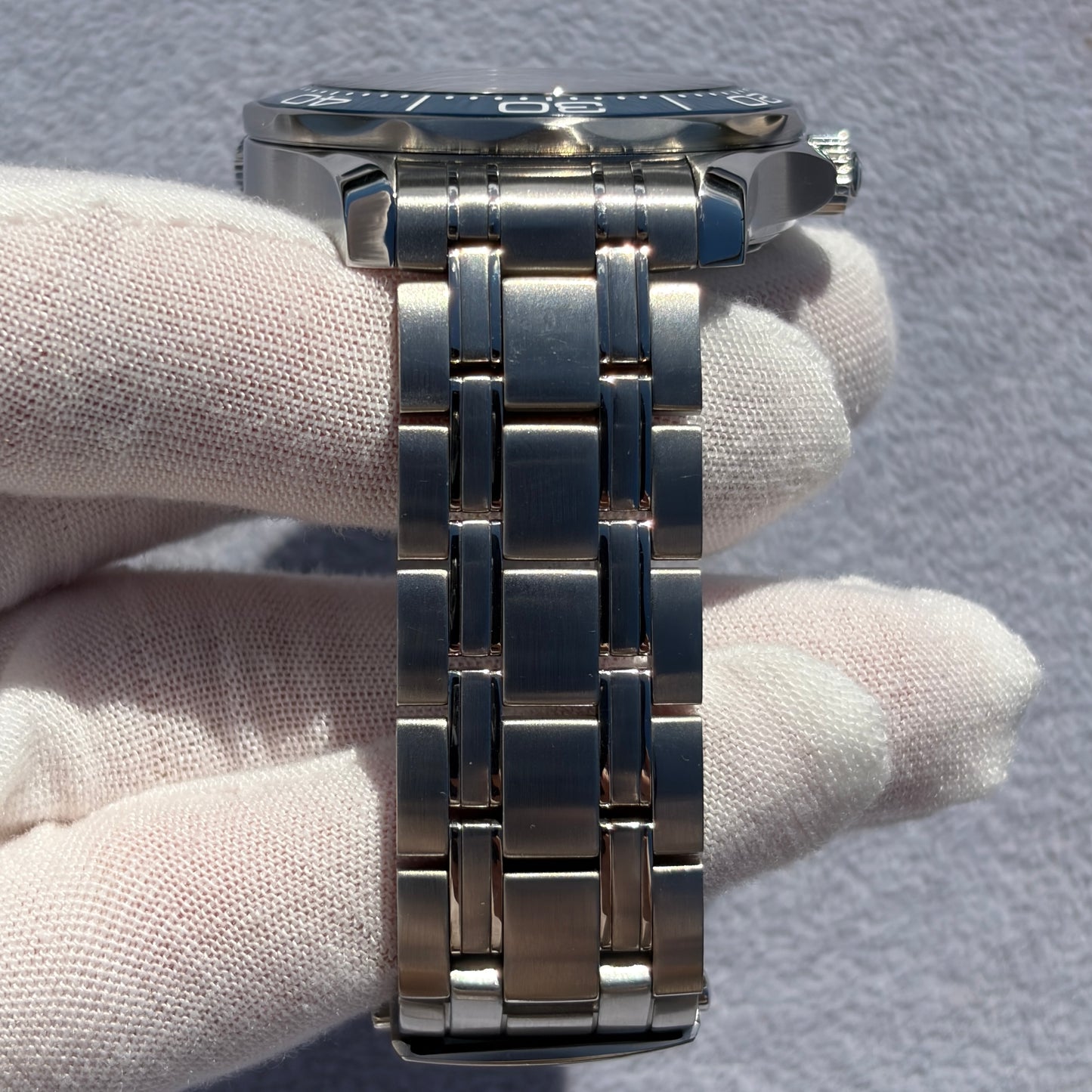 Omega Seamaster Diver 300M 42mm Blue Wave Dial Master Chronometer - Full Set, Excellent Condition | Ref. 210.30.42.20.03.001 Year 2020