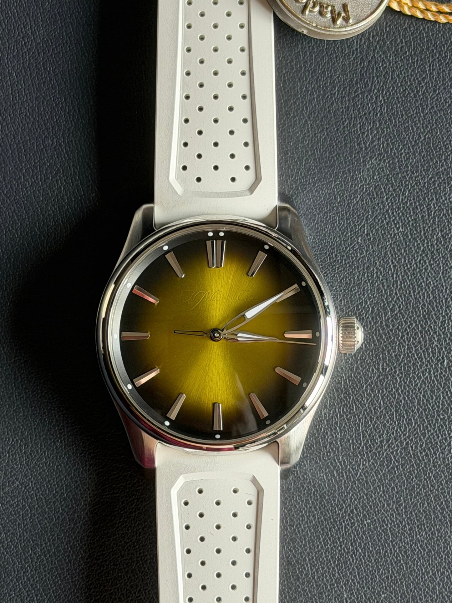 H. Moser & Cie. Pioneer Centre Seconds “Sunny-Side Up” Ref. 3201-1200 Year 2026 New