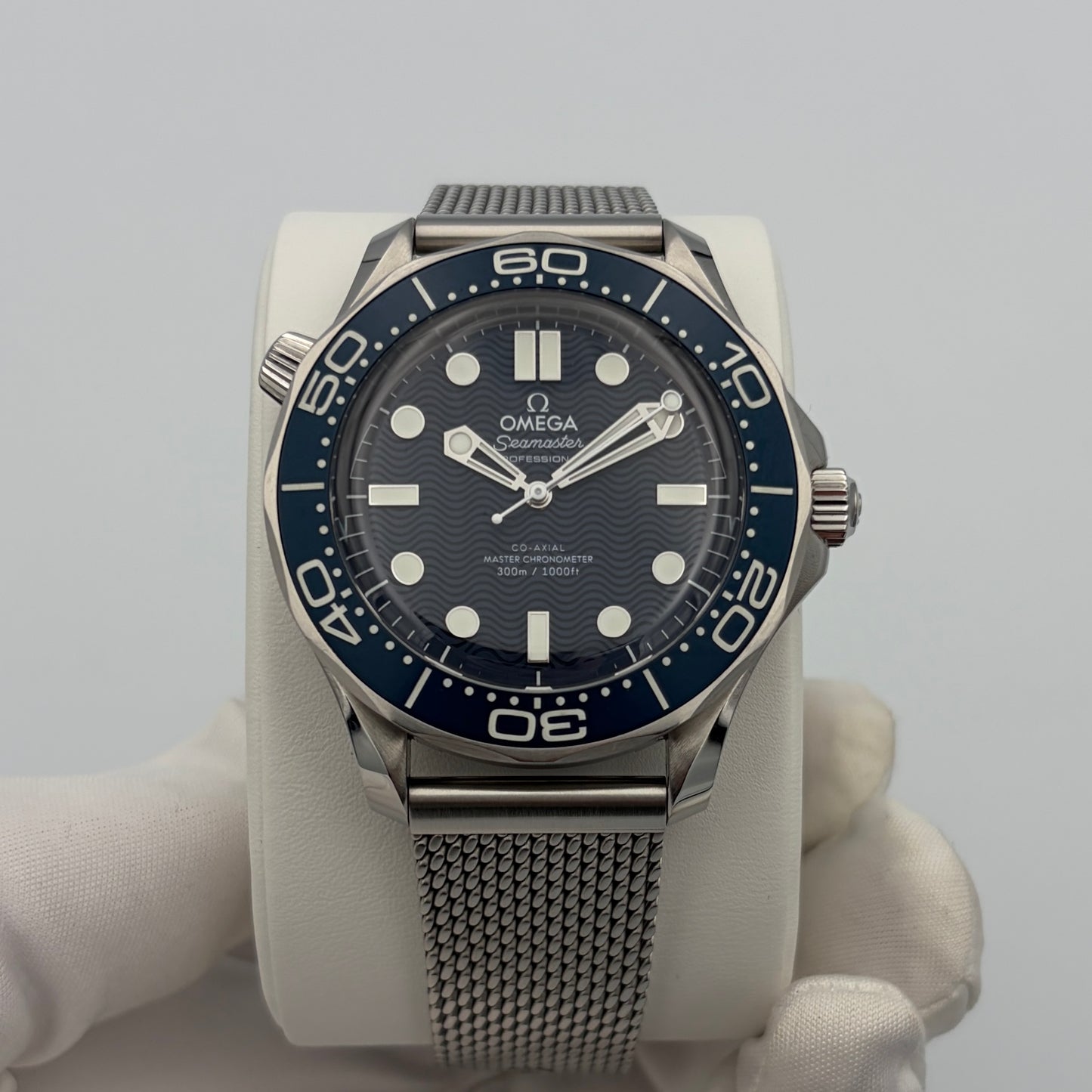 Omega Seamaster 300M James Bond 007 60th Anniversary 210.30.42.20.03.002 Full Set