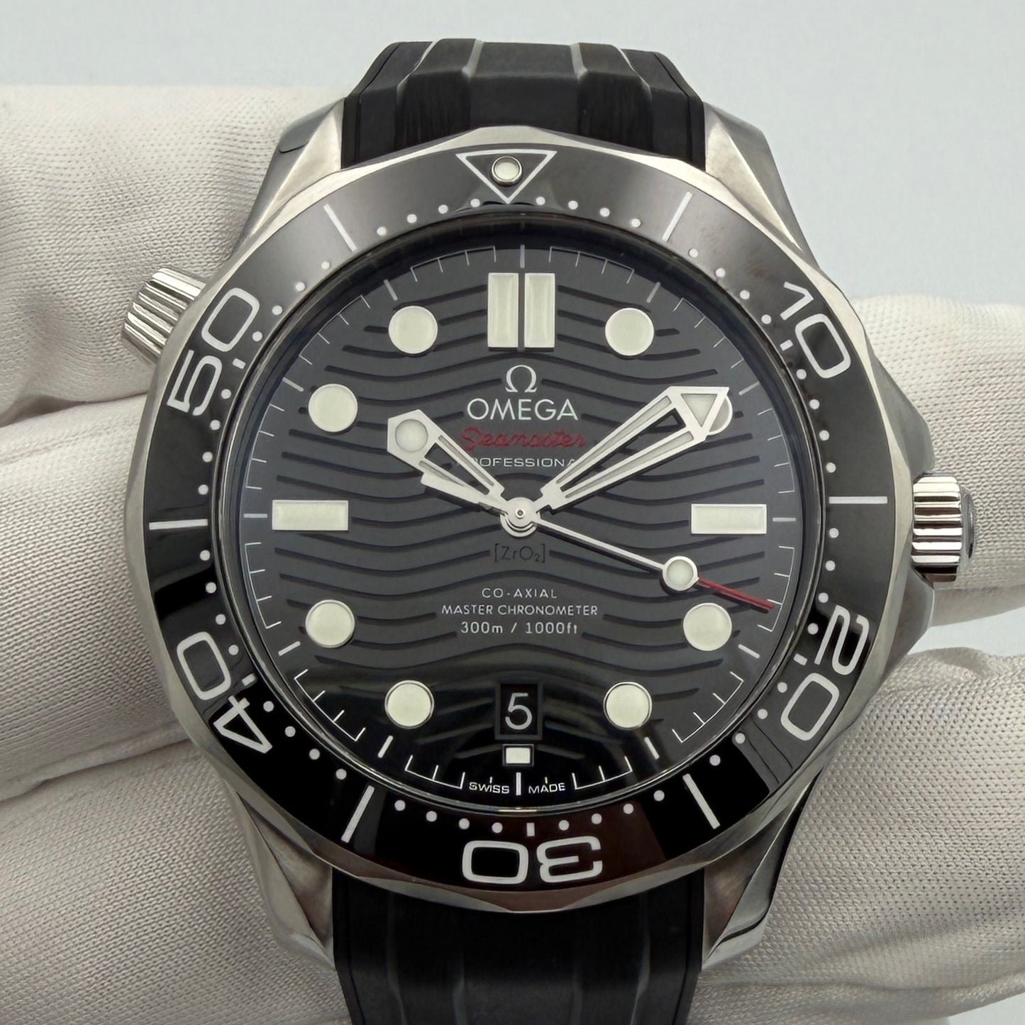 SOLD / ON REQUEST Omega Seamaster Diver 300M Co-Axial Master Chronometer 42mm 210.30.42.20.01.001 Extra Rubber Strap