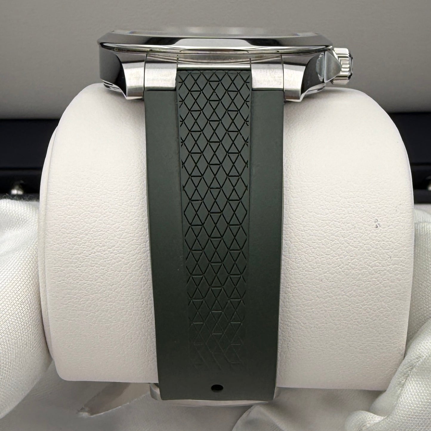 Longines Conquest 41mm Green Dial Green Rubber Strap L3.830.4.02.9 Automatic L888.5 Year 2026