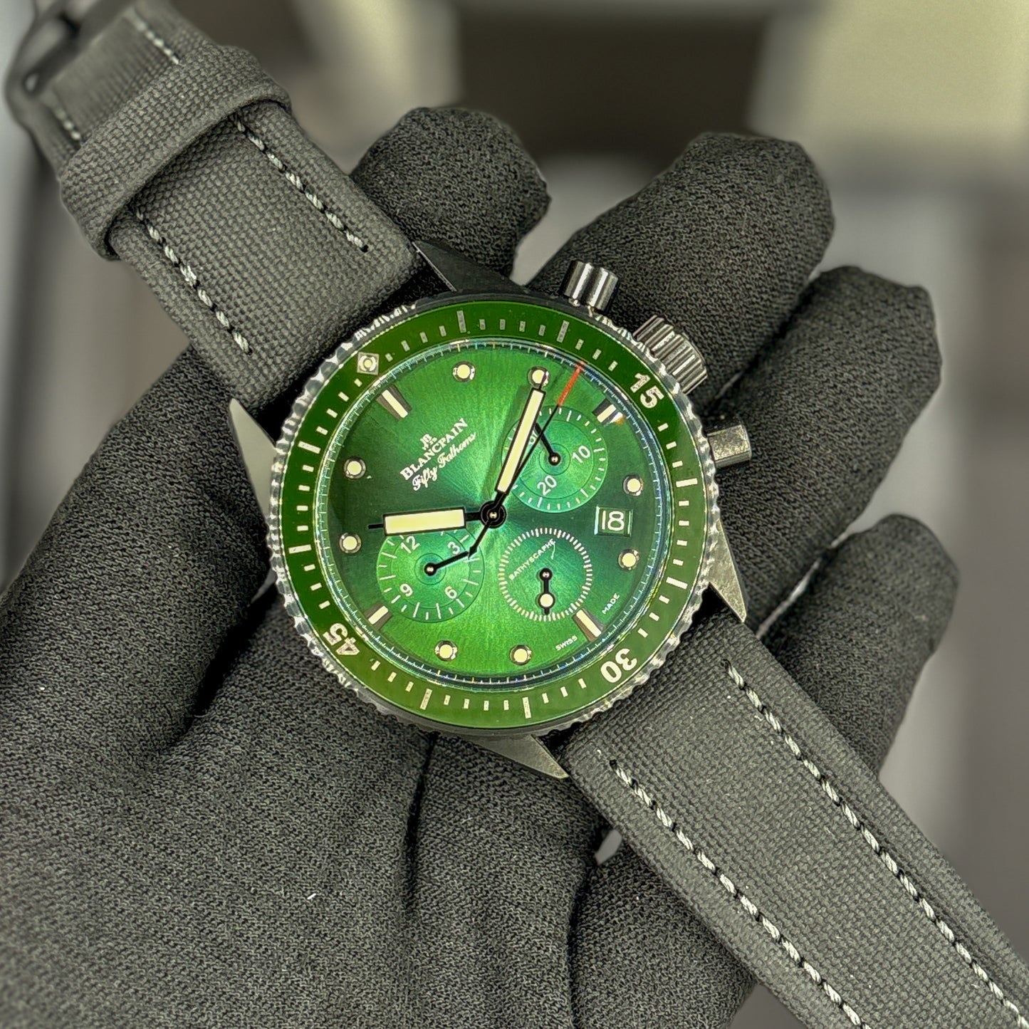Blancpain Fifty Fathoms
Bathyscaphe Chronograph Green Dial
Ceramic Bezel 5200-0153-NABA Year 2023 Full Set