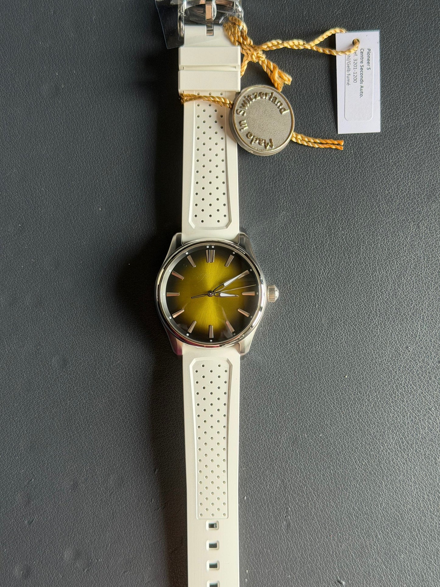 H. Moser & Cie. Pioneer Centre Seconds “Sunny-Side Up” Ref. 3201-1200 Year 2026 New