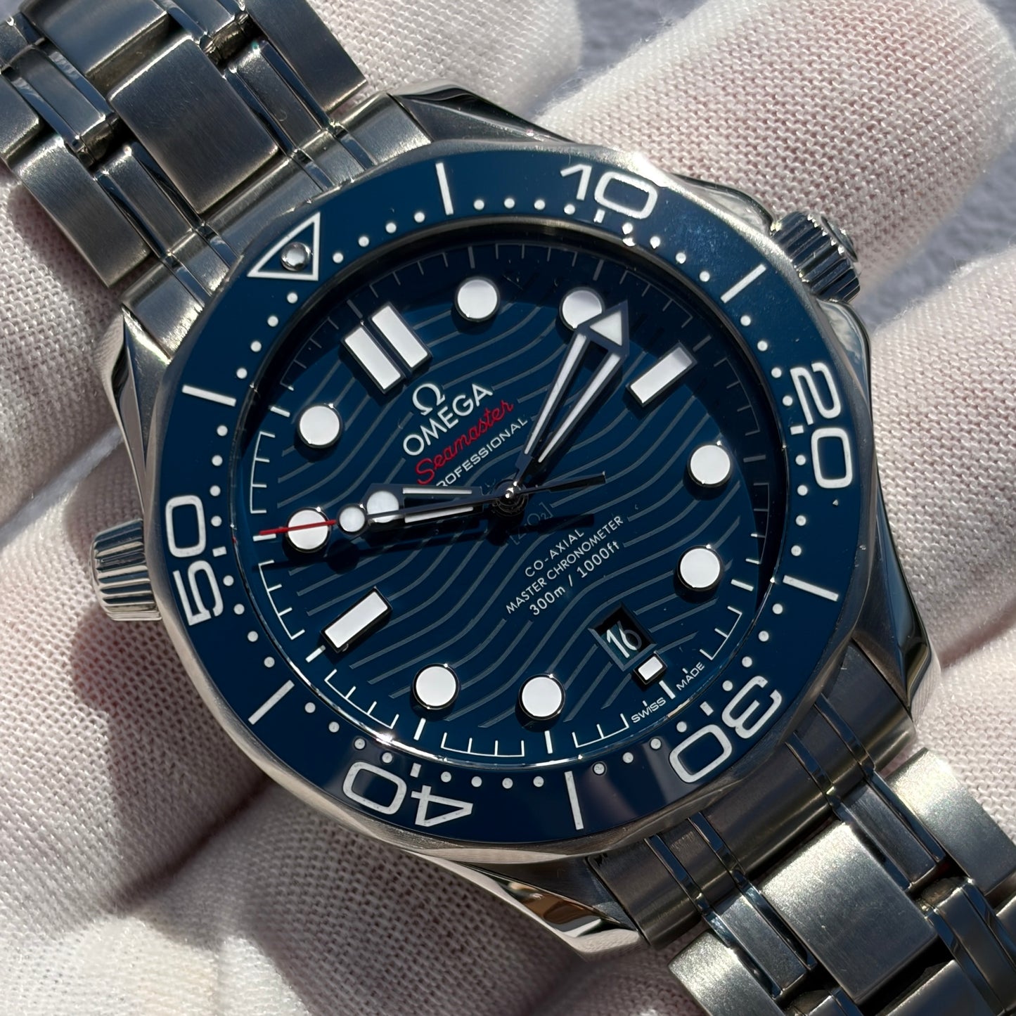 Omega Seamaster Diver 300M 42mm Blue Wave Dial Master Chronometer - Full Set, Excellent Condition | Ref. 210.30.42.20.03.001 Year 2020