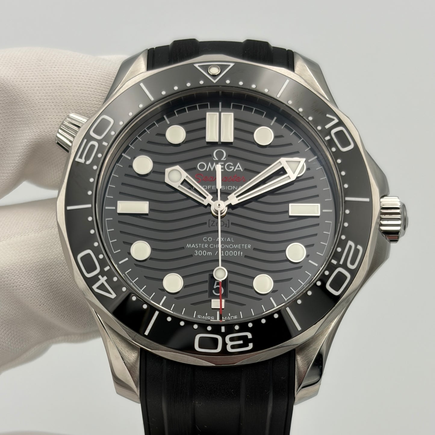 SOLD / ON REQUEST Omega Seamaster Diver 300M Co-Axial Master Chronometer 42mm 210.30.42.20.01.001 Extra Rubber Strap