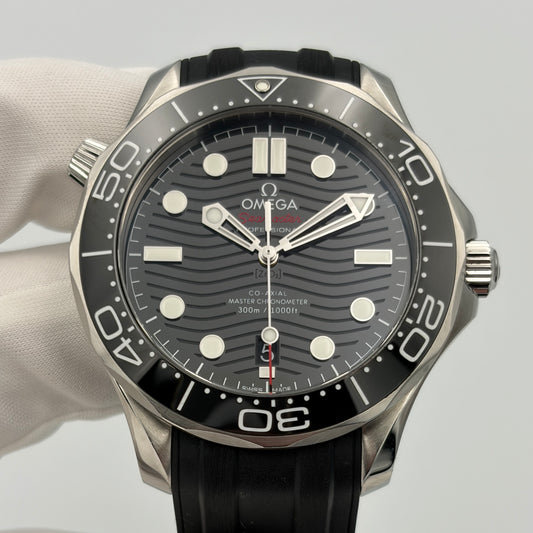 SOLD / ON REQUEST Omega Seamaster Diver 300M Co-Axial Master Chronometer 42mm 210.30.42.20.01.001 Extra Rubber Strap