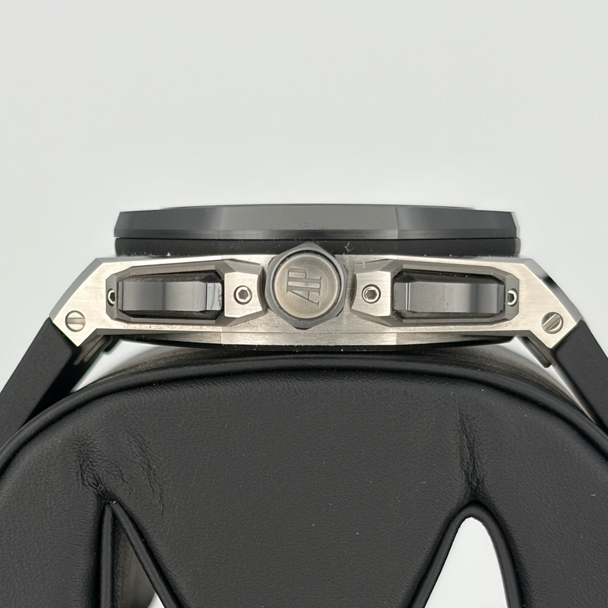 SOLD / ON REQUEST Audemars Piguet Royal Oak Offshore Chronograph 26420SO.OO.A002CA.01 | 43mm 2023 Box & Papers
