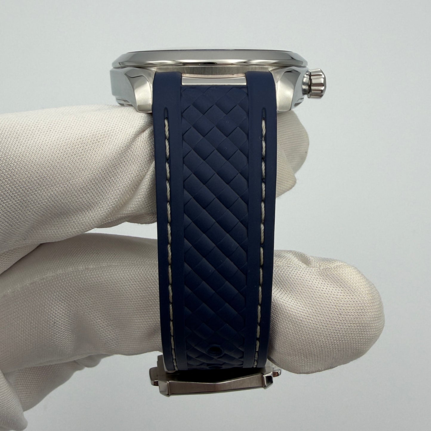 Omega Seamaster Aqua Terra 41mm Grey Dial Blue Rubber Strap 220.12.41.21.06.001