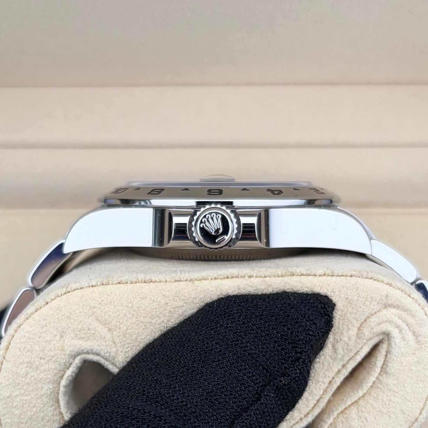 Rolex Explorer II 216570 Black dial Year 2020 full set